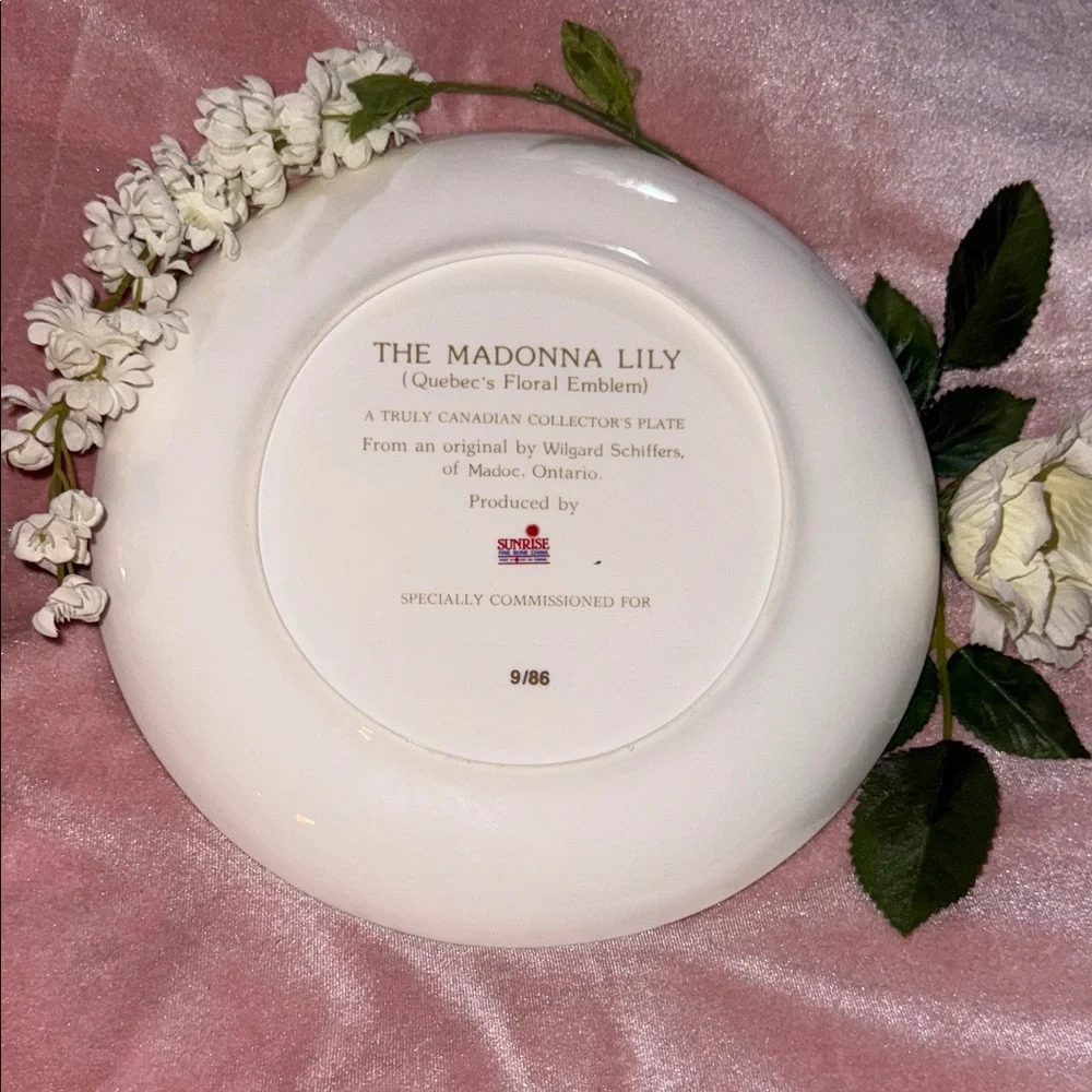 Floral Collectable Plate "The Quebec - Madonna Lily" - Picture 3 of 4
